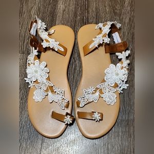 White Lace Flower Sling Back Flat Brown Sandals Women's Size 8